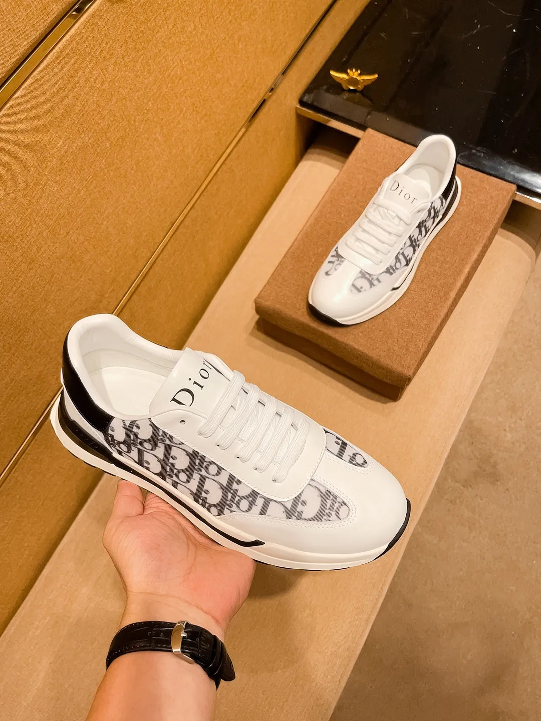Men's men's shoes💰 420💰🔥【Dior】🔥Men's high-end brand of shoes official website 1:1 latest masterpiece: the upper is made of first-layer cowhide imported from Italy with a comfortable and breathable lining➕original non-slip and wear-resistant outsole🔥, making walking more convenient and comfortable! An exclusive new model, a stunning work, a beautiful 1:1 replica [color] compared to the official quality! Create a fashionable personality to set off your uniqueness! A must-have for trendy men! Classic 🔥Size: 38-44 Color: 🔥 2⃣️colors available🔥